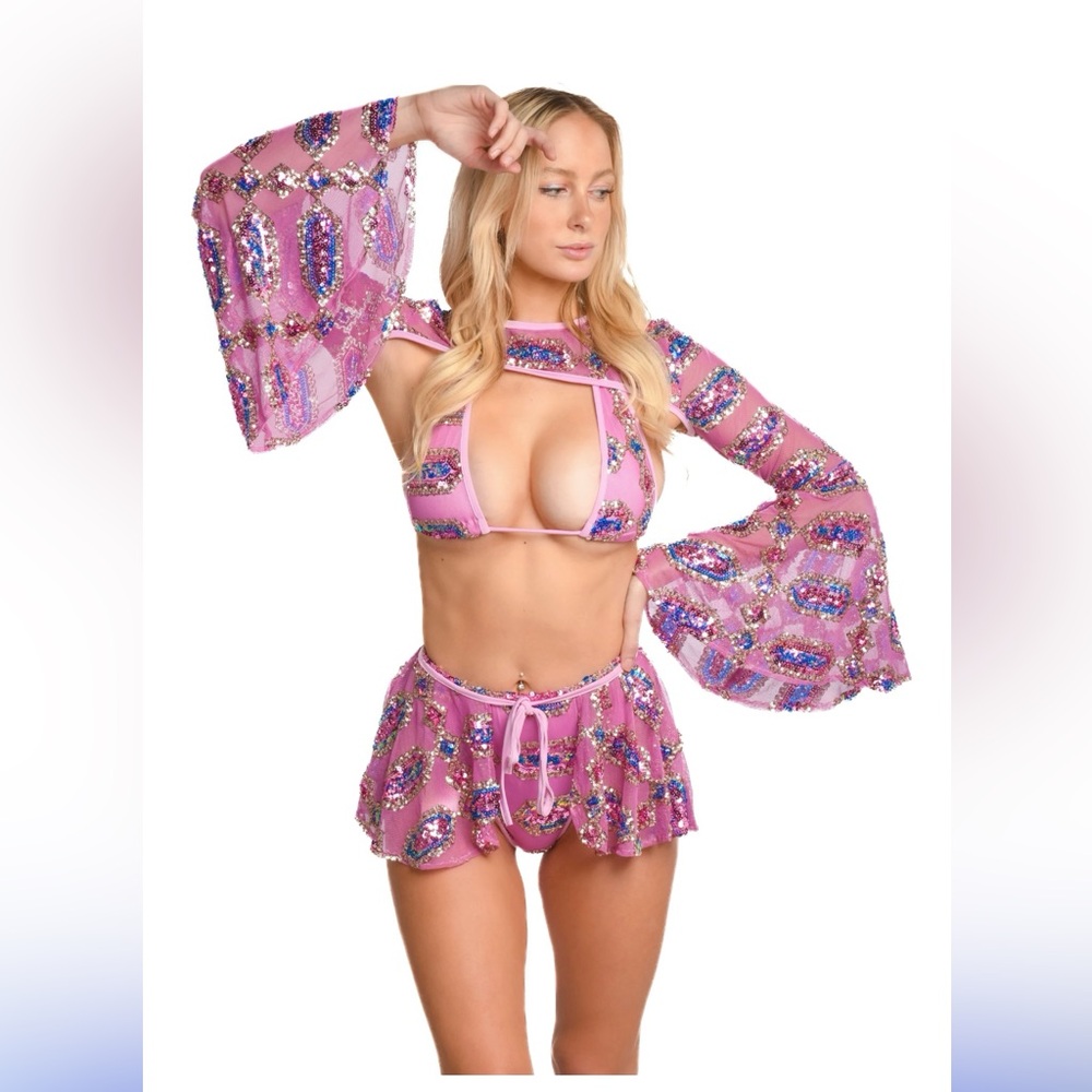 FULL OUTFIT - Rose Quartz Goddess Sequin Set (4 pcs)
Originally $219.00 USD